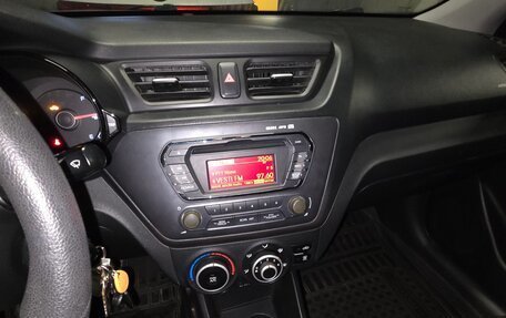 KIA Rio III рестайлинг, 2011 год, 1 050 000 рублей, 10 фотография