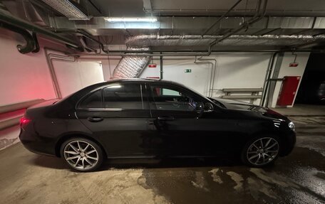 Mercedes-Benz E-Класс, 2022 год, 6 500 000 рублей, 3 фотография