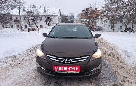 Hyundai Solaris II рестайлинг, 2015 год, 1 150 000 рублей, 3 фотография