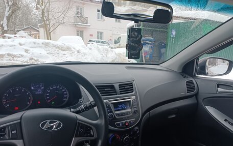 Hyundai Solaris II рестайлинг, 2015 год, 1 150 000 рублей, 14 фотография