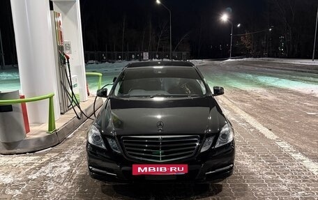 Mercedes-Benz E-Класс, 2011 год, 1 700 000 рублей, 2 фотография