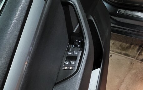 Skoda Superb III рестайлинг, 2018 год, 1 950 000 рублей, 12 фотография