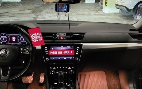 Skoda Superb III рестайлинг, 2018 год, 1 950 000 рублей, 14 фотография