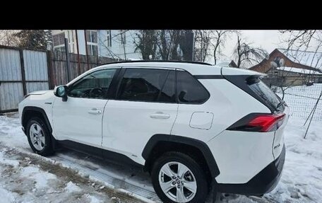 Toyota RAV4, 2021 год, 2 800 000 рублей, 11 фотография