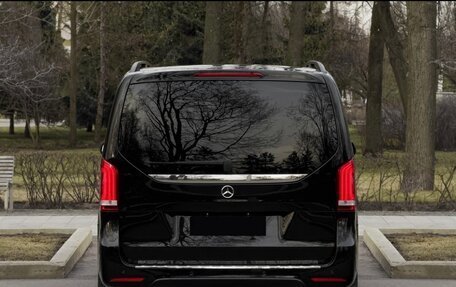 Mercedes-Benz V-Класс, 2016 год, 9 000 000 рублей, 16 фотография