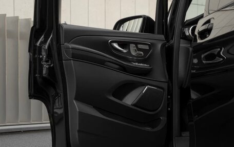 Mercedes-Benz V-Класс, 2016 год, 9 000 000 рублей, 21 фотография