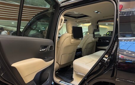 Toyota Land Cruiser, 2025 год, 15 350 000 рублей, 15 фотография