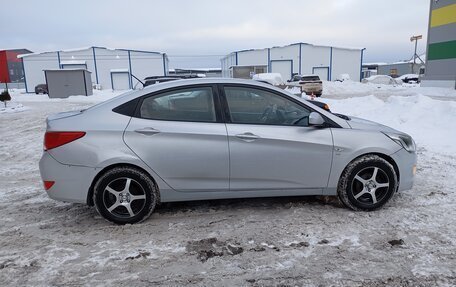 Hyundai Solaris II рестайлинг, 2016 год, 930 000 рублей, 3 фотография