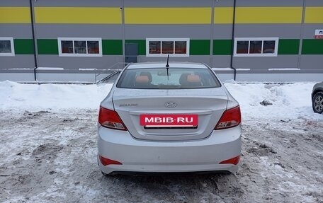 Hyundai Solaris II рестайлинг, 2016 год, 930 000 рублей, 2 фотография