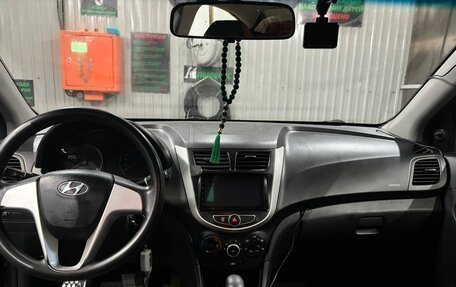 Hyundai Solaris II рестайлинг, 2011 год, 670 000 рублей, 8 фотография