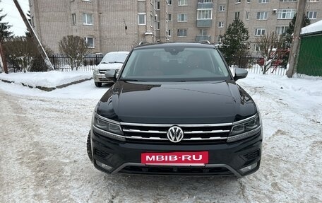 Volkswagen Tiguan II, 2019 год, 3 100 000 рублей, 3 фотография