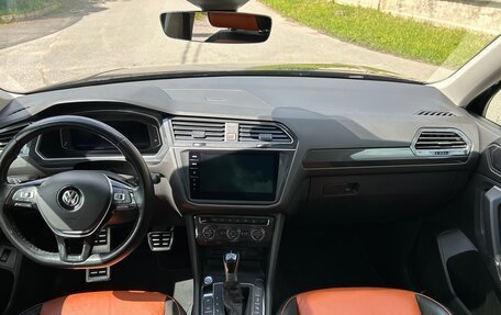 Volkswagen Tiguan II, 2019 год, 3 100 000 рублей, 16 фотография