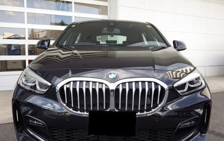 BMW 1 серия, 2023 год, 1 462 000 рублей, 2 фотография