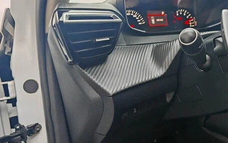 Peugeot 2008 II, 2022 год, 1 090 060 рублей, 20 фотография