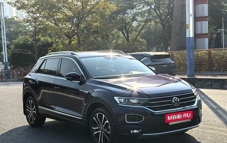 Volkswagen T-Roc I, 2022 год, 1 590 004 рублей, 3 фотография