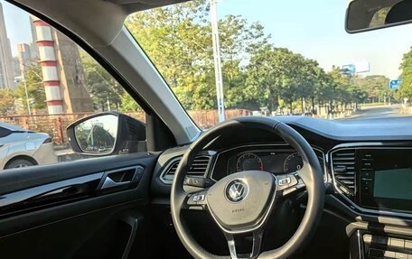 Volkswagen T-Roc I, 2022 год, 1 590 004 рублей, 16 фотография