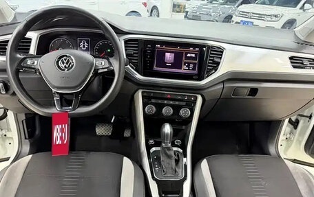 Volkswagen T-Roc I, 2022 год, 1 770 010 рублей, 10 фотография