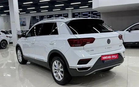 Volkswagen T-Roc I, 2022 год, 1 770 010 рублей, 7 фотография