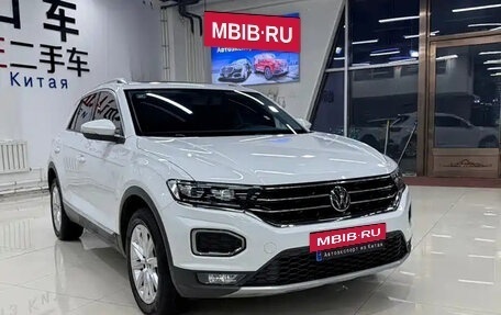 Volkswagen T-Roc I, 2022 год, 1 770 010 рублей, 2 фотография