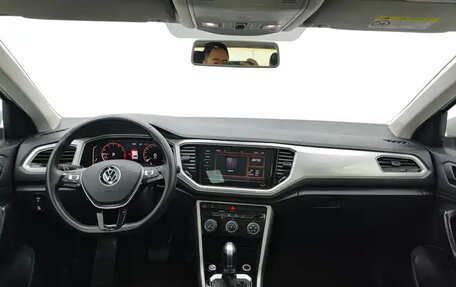 Volkswagen T-Roc I, 2022 год, 1 750 010 рублей, 13 фотография