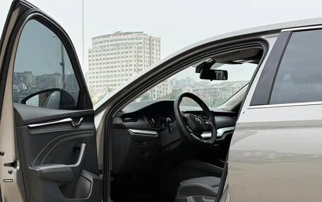 Skoda Octavia IV, 2023 год, 2 100 000 рублей, 9 фотография