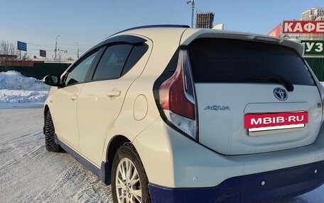 Toyota Aqua I, 2015 год, 980 000 рублей, 6 фотография