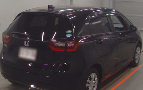 Honda Fit, 2021 год, 900 000 рублей, 2 фотография