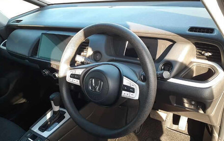 Honda Fit, 2021 год, 900 000 рублей, 7 фотография