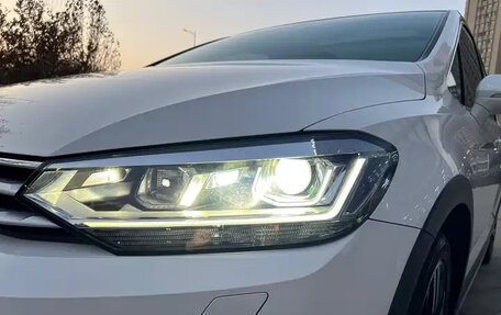 Volkswagen Touran III, 2022 год, 1 649 003 рублей, 6 фотография