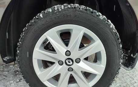 Renault Logan II, 2019 год, 1 099 000 рублей, 15 фотография