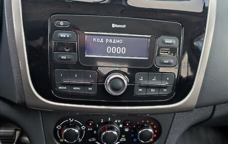 Renault Logan II, 2019 год, 1 099 000 рублей, 27 фотография