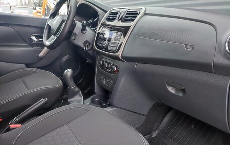 Renault Logan II, 2019 год, 1 099 000 рублей, 35 фотография