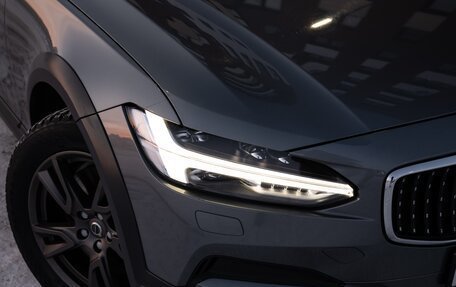 Volvo V90 Cross Country I рестайлинг, 2017 год, 2 600 000 рублей, 4 фотография