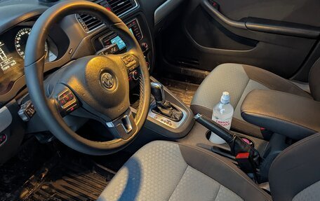 Volkswagen Jetta VI, 2013 год, 1 050 000 рублей, 5 фотография