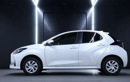 Toyota Yaris, 2023 год, 650 777 рублей, 7 фотография