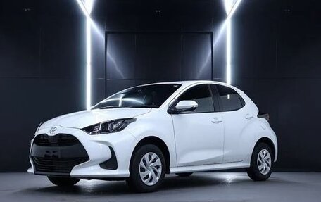 Toyota Yaris, 2023 год, 650 777 рублей, 8 фотография