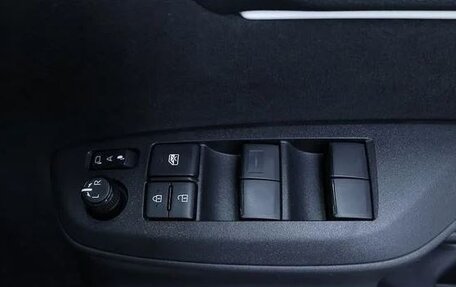 Toyota Yaris, 2023 год, 650 777 рублей, 13 фотография