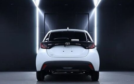 Toyota Yaris, 2023 год, 650 777 рублей, 5 фотография