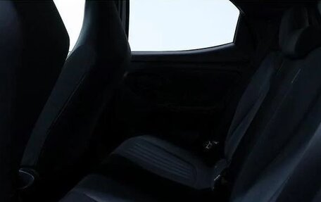 Toyota Yaris, 2023 год, 650 777 рублей, 18 фотография