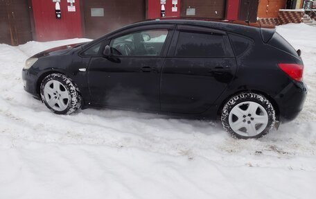 Opel Astra J, 2010 год, 720 000 рублей, 3 фотография