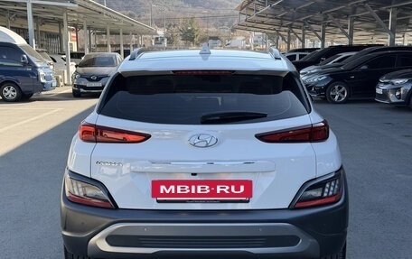 Hyundai Kona I, 2022 год, 1 630 000 рублей, 5 фотография