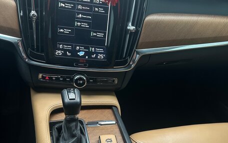 Volvo S90 II рестайлинг, 2017 год, 3 050 000 рублей, 7 фотография