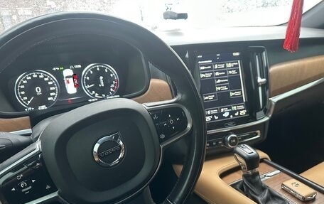 Volvo S90 II рестайлинг, 2017 год, 3 050 000 рублей, 9 фотография