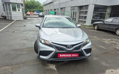 Toyota Camry, 2021 год, 3 100 000 рублей, 2 фотография