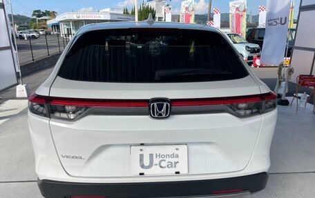 Honda Vezel, 2023 год, 2 490 000 рублей, 6 фотография