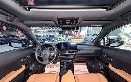 Lexus UX I, 2022 год, 2 645 153 рублей, 9 фотография