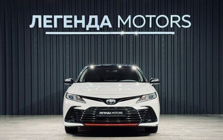 Toyota Camry, 2021 год, 3 090 000 рублей, 2 фотография