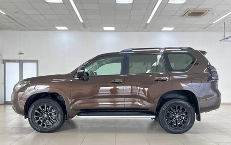 Toyota Land Cruiser Prado 150 рестайлинг 2, 2021 год, 6 180 000 рублей, 8 фотография