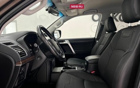 Toyota Land Cruiser Prado 150 рестайлинг 2, 2021 год, 6 180 000 рублей, 11 фотография