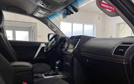 Toyota Land Cruiser Prado 150 рестайлинг 2, 2021 год, 6 180 000 рублей, 9 фотография